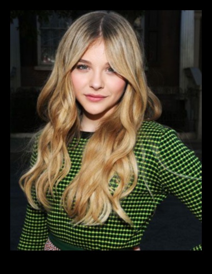 מהמסך לרחוב: תסרוקות יומיומיות של סלבריטאים לחיים האמיתיים