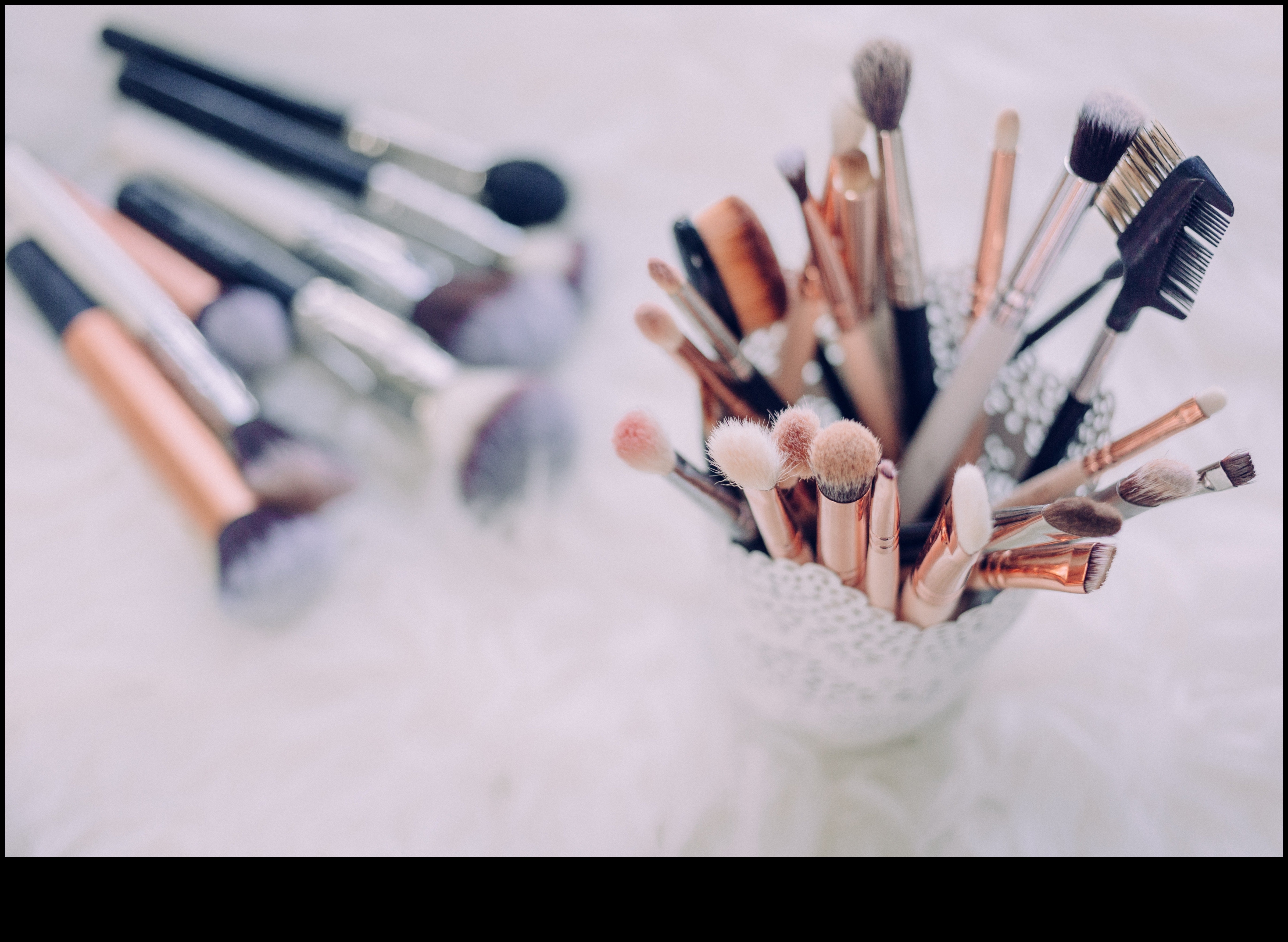 כלי איפור לעור משולב: התאמת הערכה שלך למריחה מאוזנת