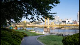 נציגי חזית הנהר: תרגילי חוץ לאורך נתיבי מים ציוריים