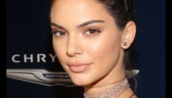 סודות זוהרים: השגת מראה זוהר באופן טבעי עם היילייטר