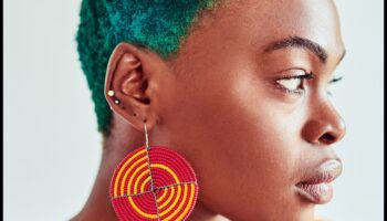 פריצות לצבע שיער עשה זאת בעצמך: טריקים של מומחים להצלחה בבית